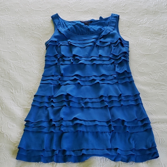 French Connection Dresses & Skirts - EUC French Connection Silk Ruffled Dress - Size 8